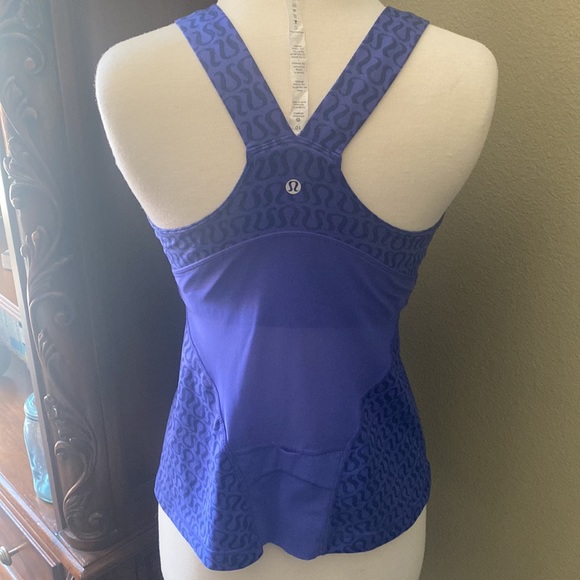 Lululemon Workout Top - Picture 3 of 5